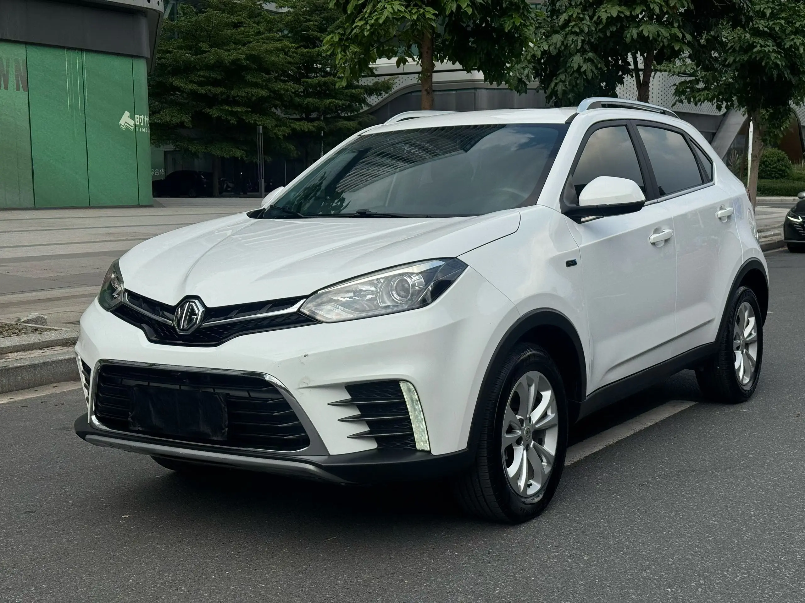 2017 MG GS