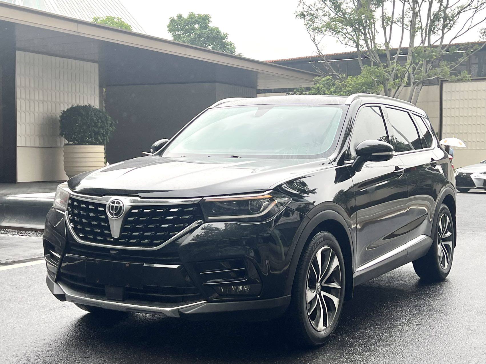 2019 Brilliance V7